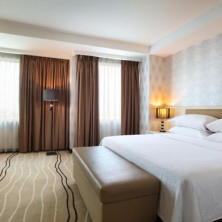 Grand Serela Hotel Medan Exterior foto