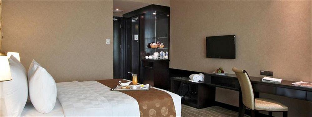 Grand Serela Hotel Medan Exterior foto