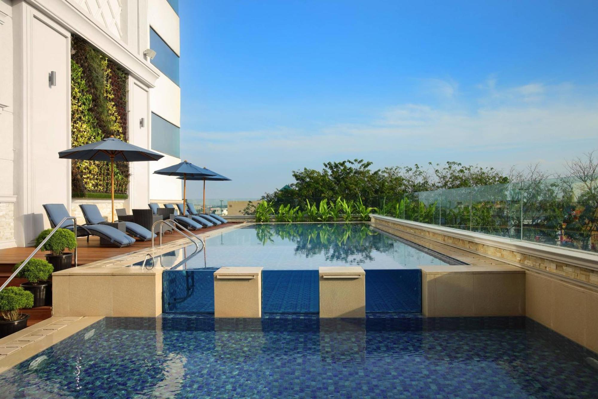 Grand Serela Hotel Medan Exterior foto