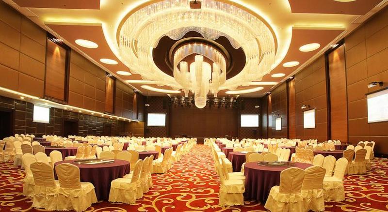 Grand Serela Hotel Medan Exterior foto