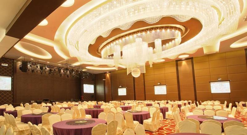 Grand Serela Hotel Medan Exterior foto