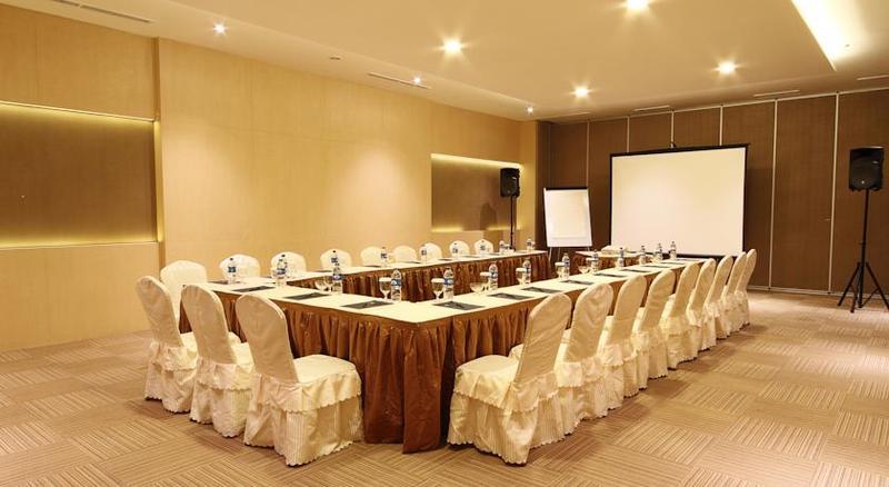 Grand Serela Hotel Medan Exterior foto