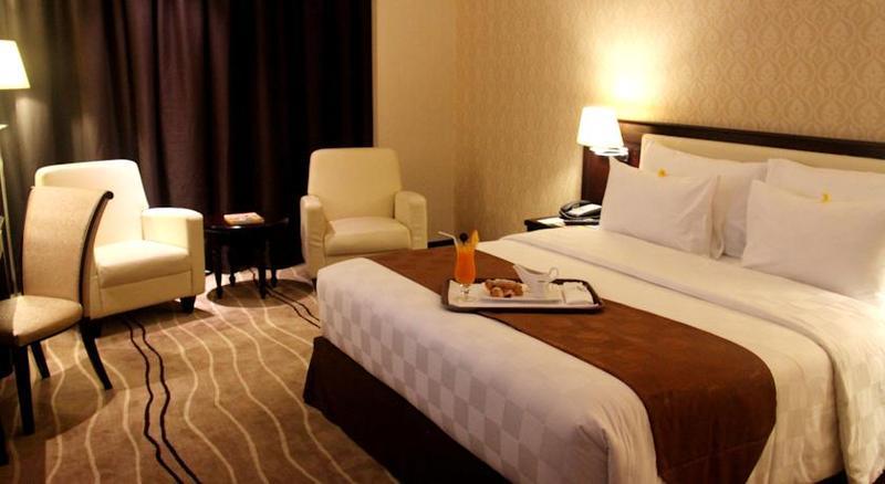 Grand Serela Hotel Medan Exterior foto