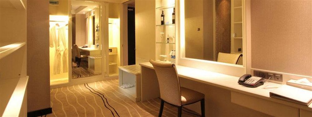 Grand Serela Hotel Medan Exterior foto