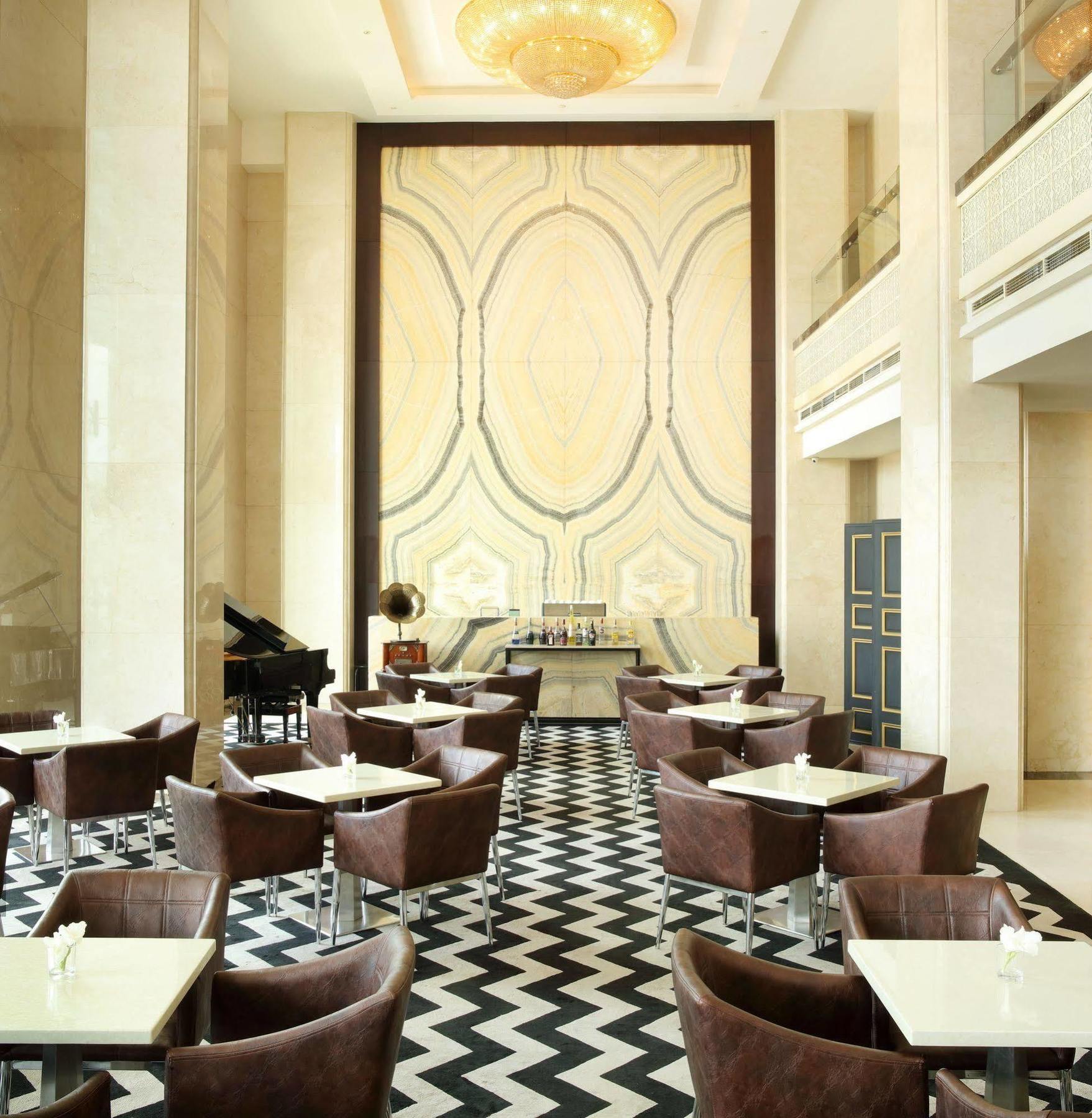 Grand Serela Hotel Medan Exterior foto